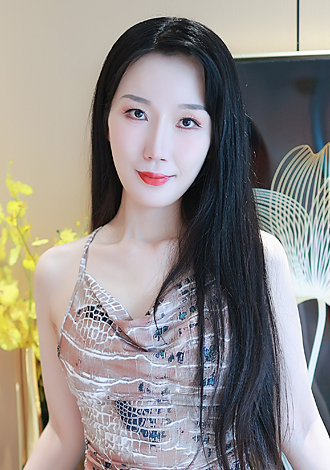Most gorgeous profiles: pretty Asian member Wen from Changdu