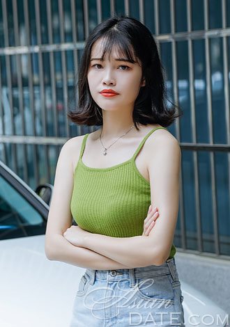 Gorgeous profiles only: member Zi from Guilin