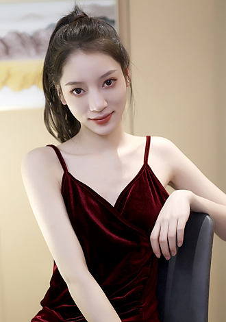 Hundreds of gorgeous pictures: Ziyi from Beijing, Asian member looking for romantic companionship