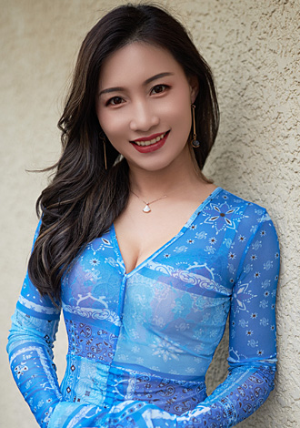 Gorgeous profiles only: member Wanying from Qingyuan