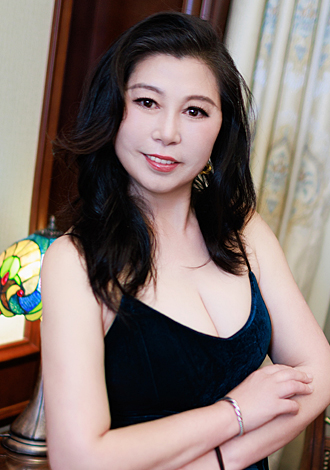 Gorgeous member profiles: mature Asian member Ruixia from Beijing